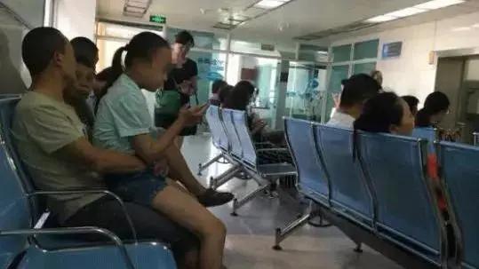 《以家人之名》女主来月经上热搜：性教育这堂课，不要让坏人来教