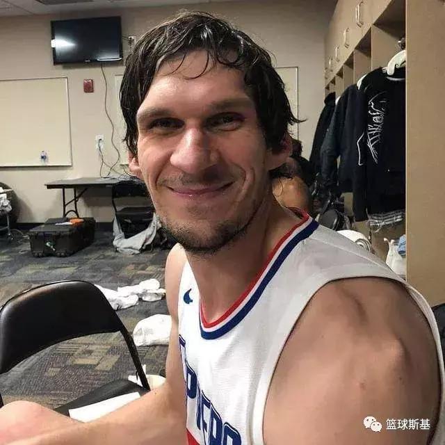 科比曼巴学院字母哥,字母哥在曼巴体育学院训练