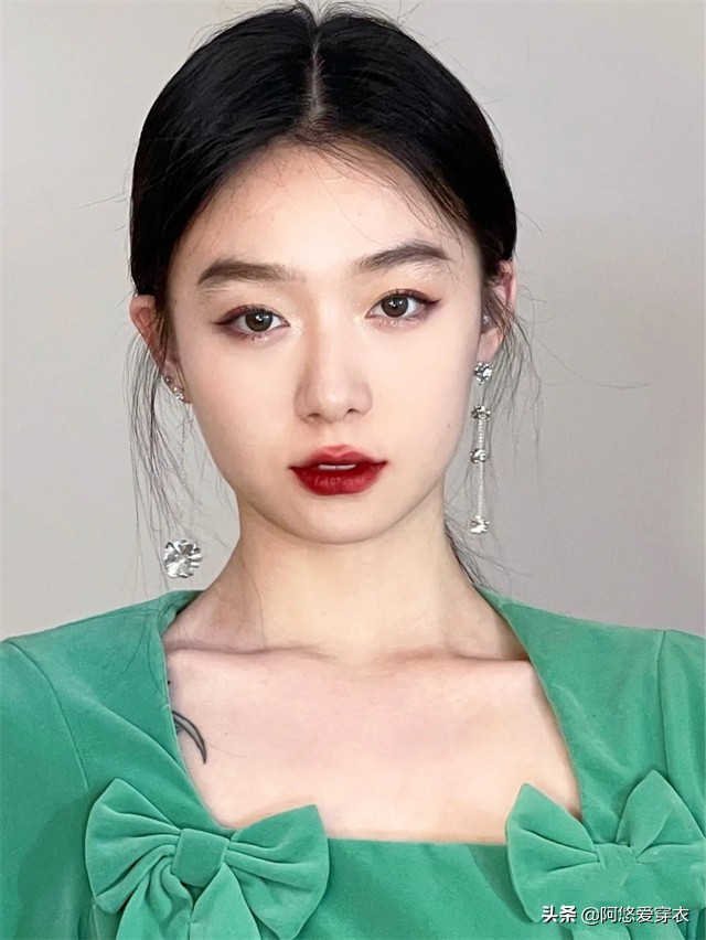 秋天的口红画法教程,秋冬涂口红必备技巧