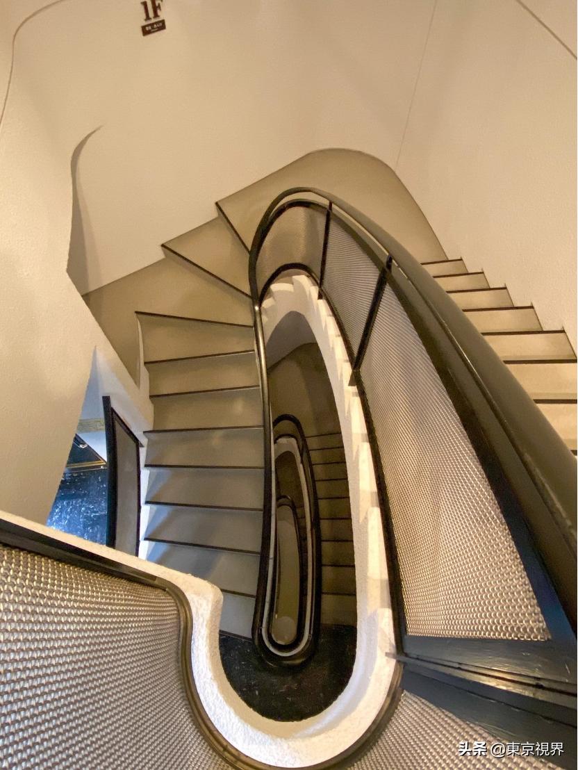 东京建筑物语：城市的美貌靠建筑来装点