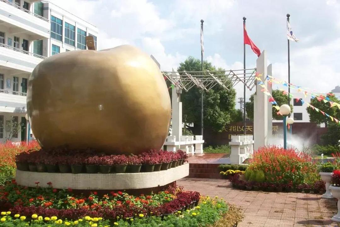 这里是天一中学老校区,如今美出了另一番境界