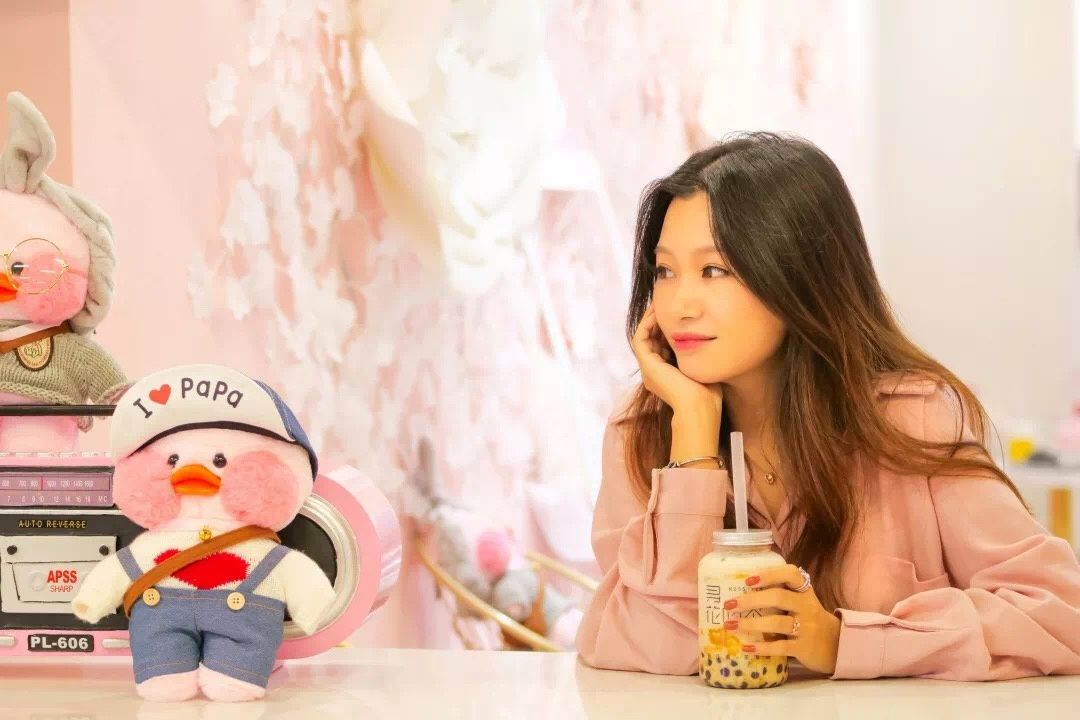 火爆全网的网红奶茶,网红火爆的奶茶店