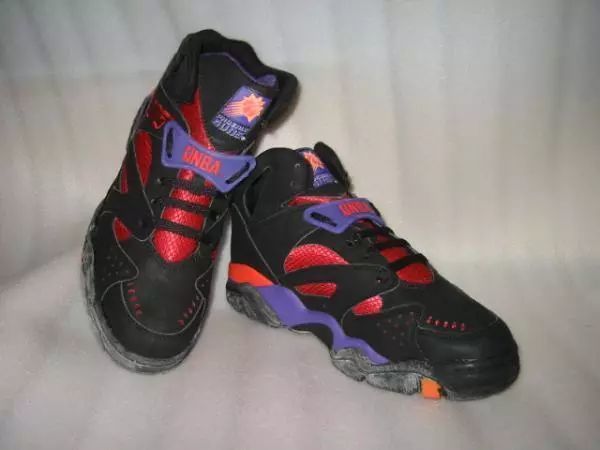 CONVERSENBA队徽鞋，中国鞋迷的篮球鞋启蒙圣物