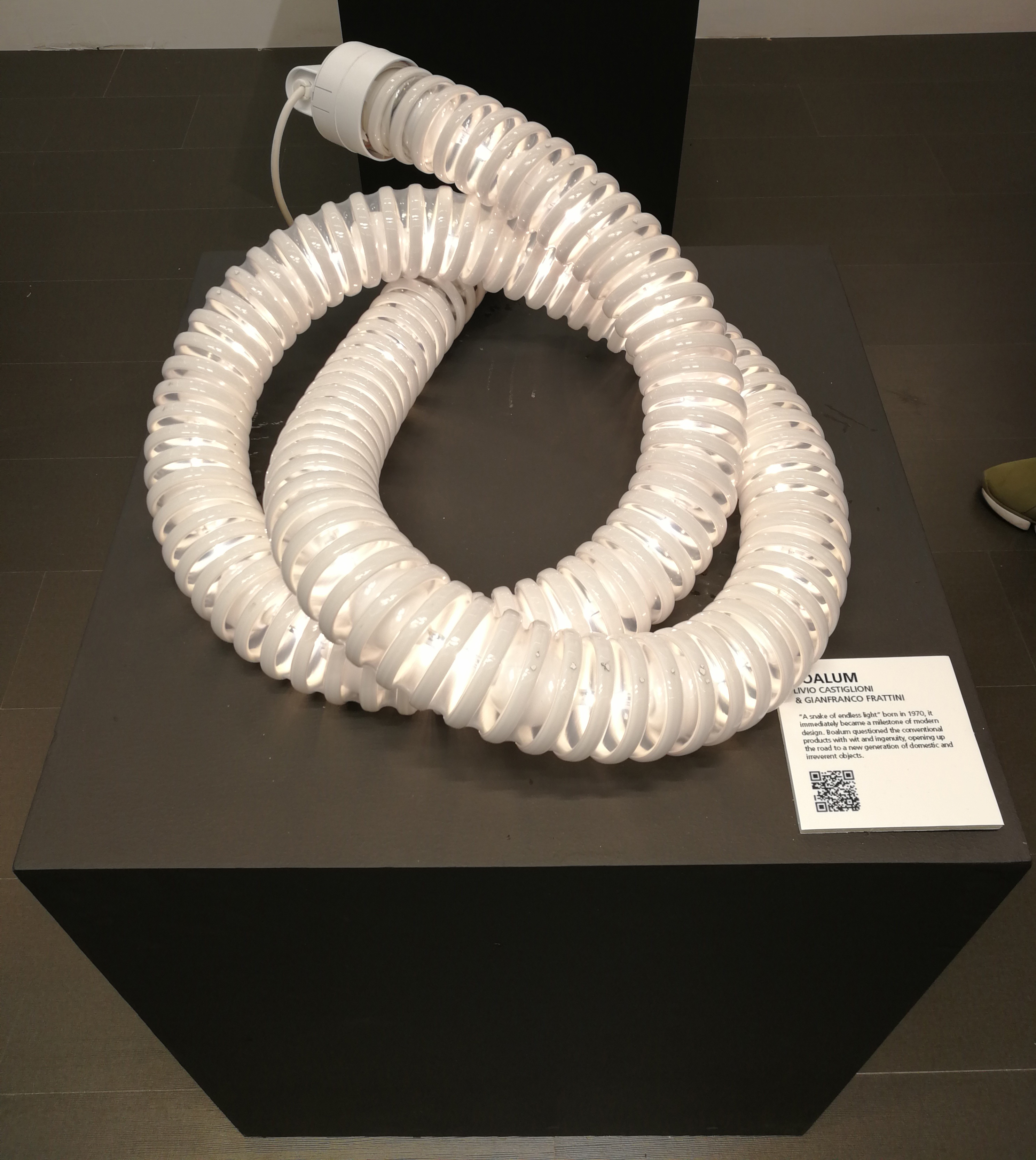 米兰家具展灯具,米兰国际家具展2004