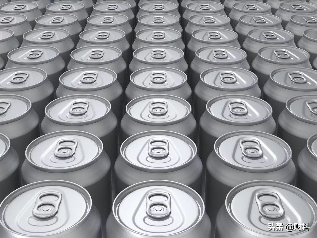 她五十岁才创业,他55岁创业