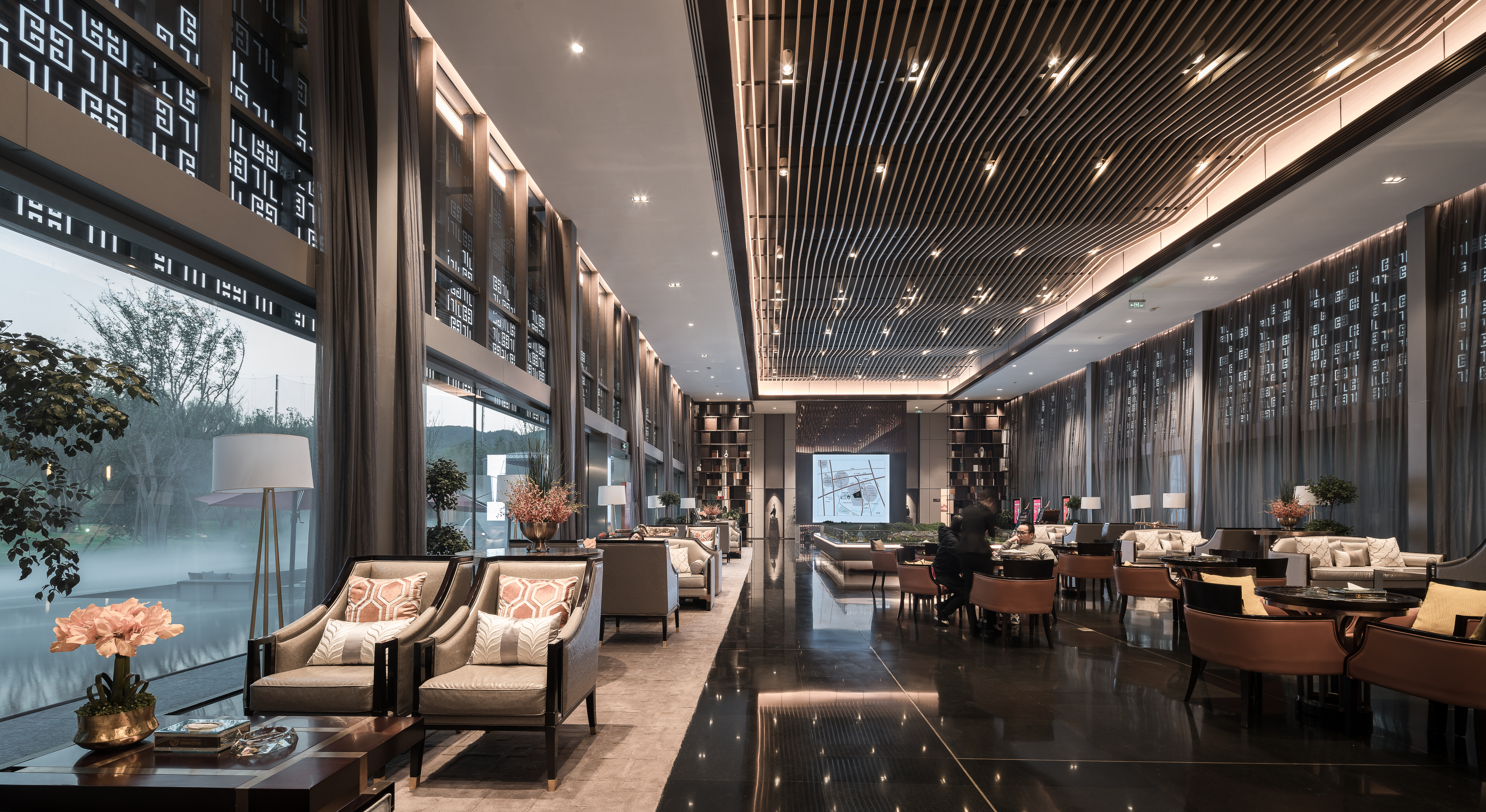 南京鲁能7号院学区,南京鲁能泰山7号院有湖吗