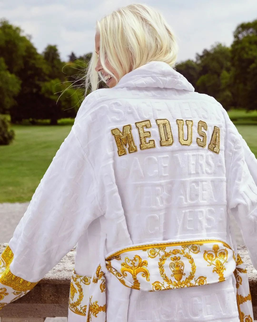 意大利范思哲男装,奢侈品牌范思哲logo大全