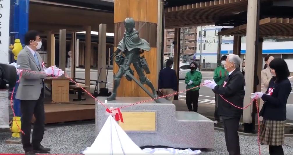 兵长铜像,兵长谢幕雕像