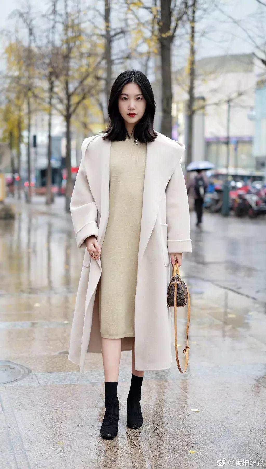 气质冬款裙子穿搭高级感,少女感十足的温柔风穿搭绿色毛衣