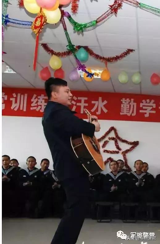 64军高炮团的“战士业余文艺演出队”