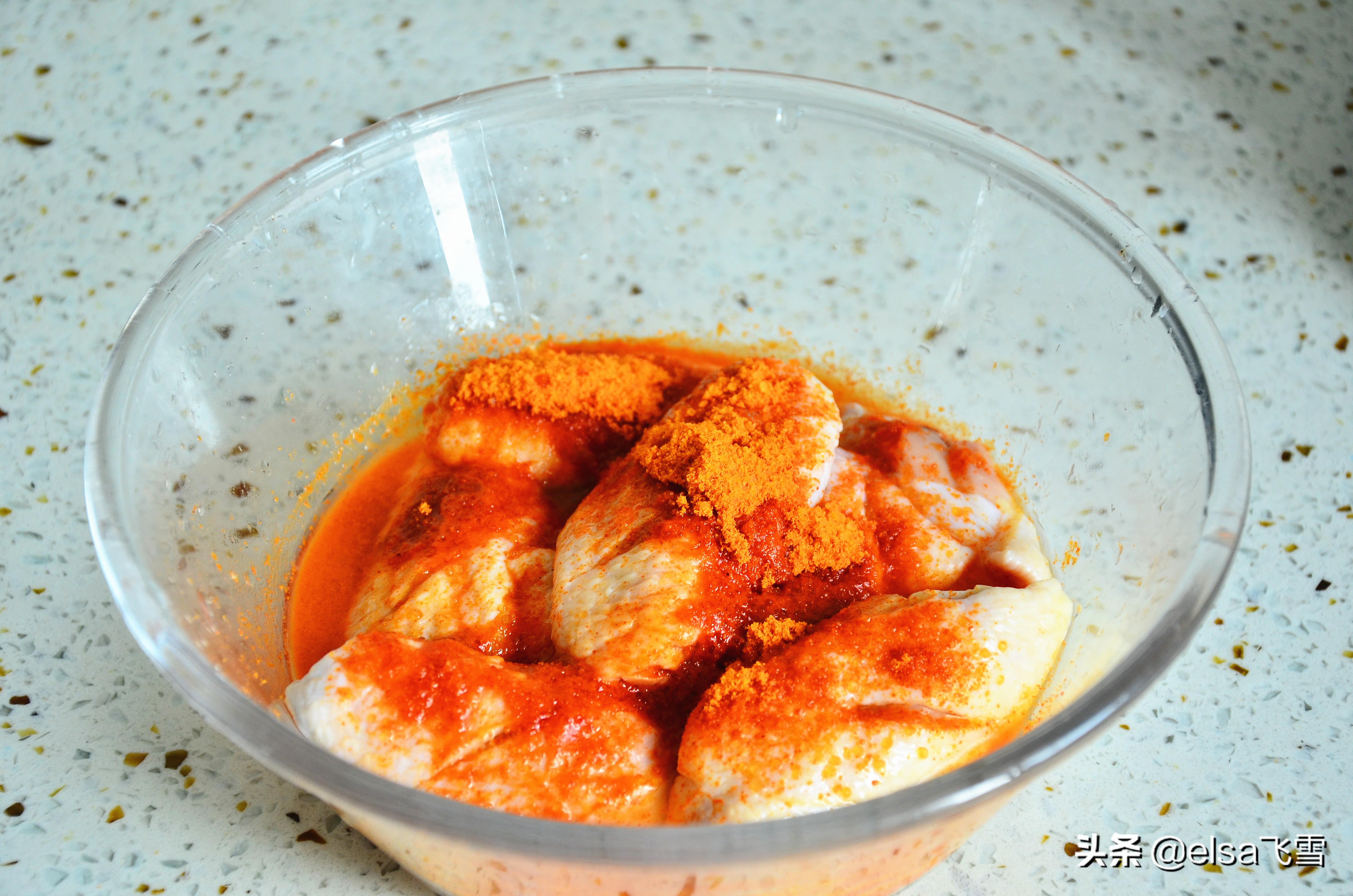 周末在家里做烤鸡翅,家庭做法的奥尔良烤翅