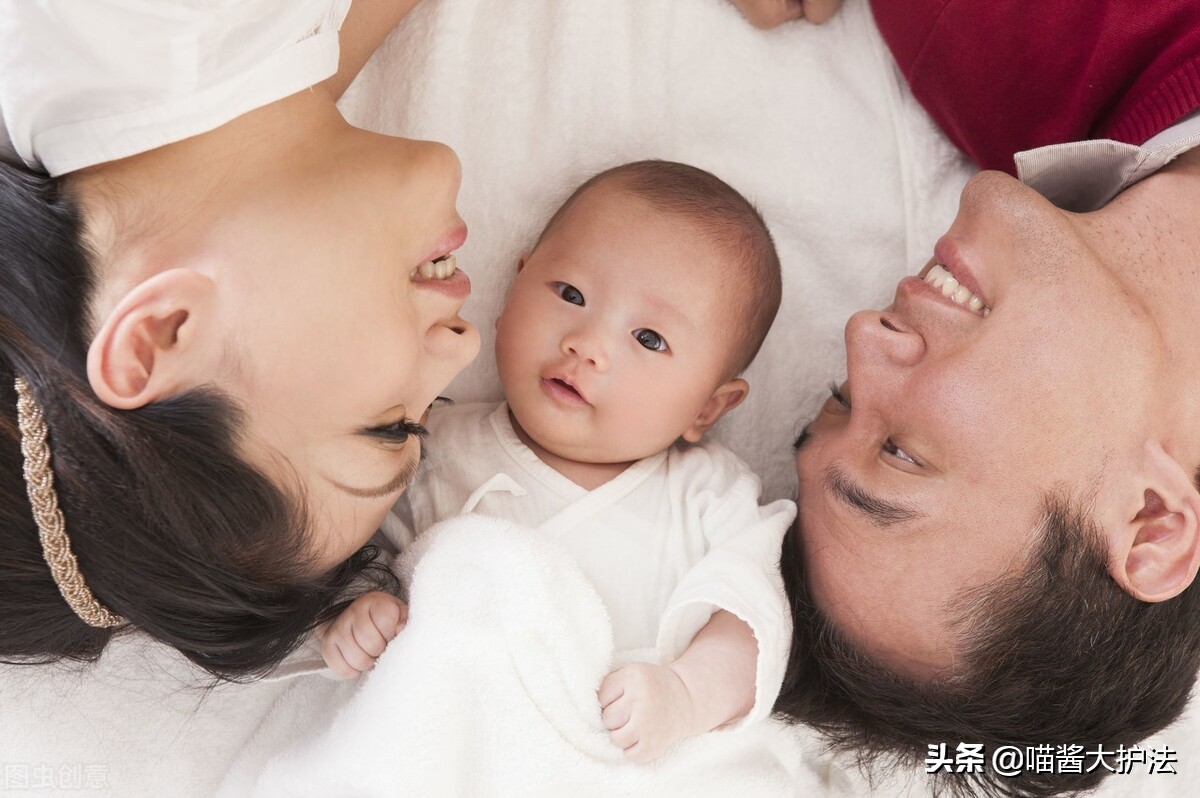 宝宝过分粘妈妈怎么办,宝宝太粘人了寸步不离怎么办