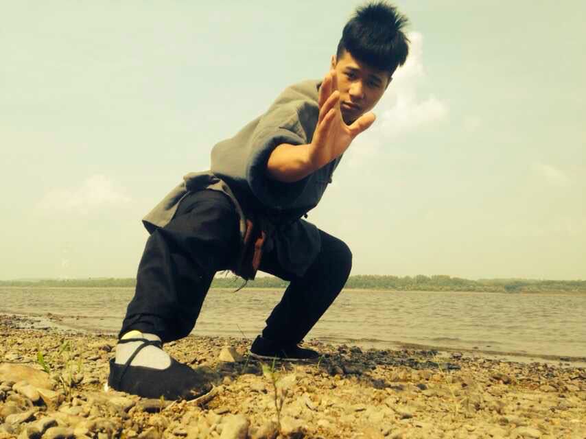 3个武行决定干自媒体，拿下7000万点击后，更穷了