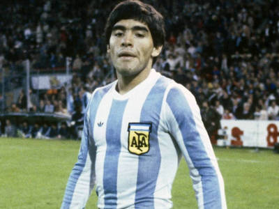 马拉多纳和伊基塔最后一场比赛,伊基塔马拉多纳告别赛