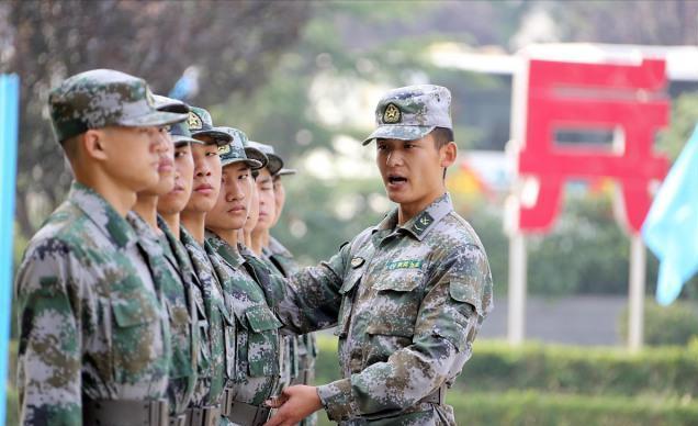 当两年兵出来创业好还是五年兵好,当两年兵还是五年好