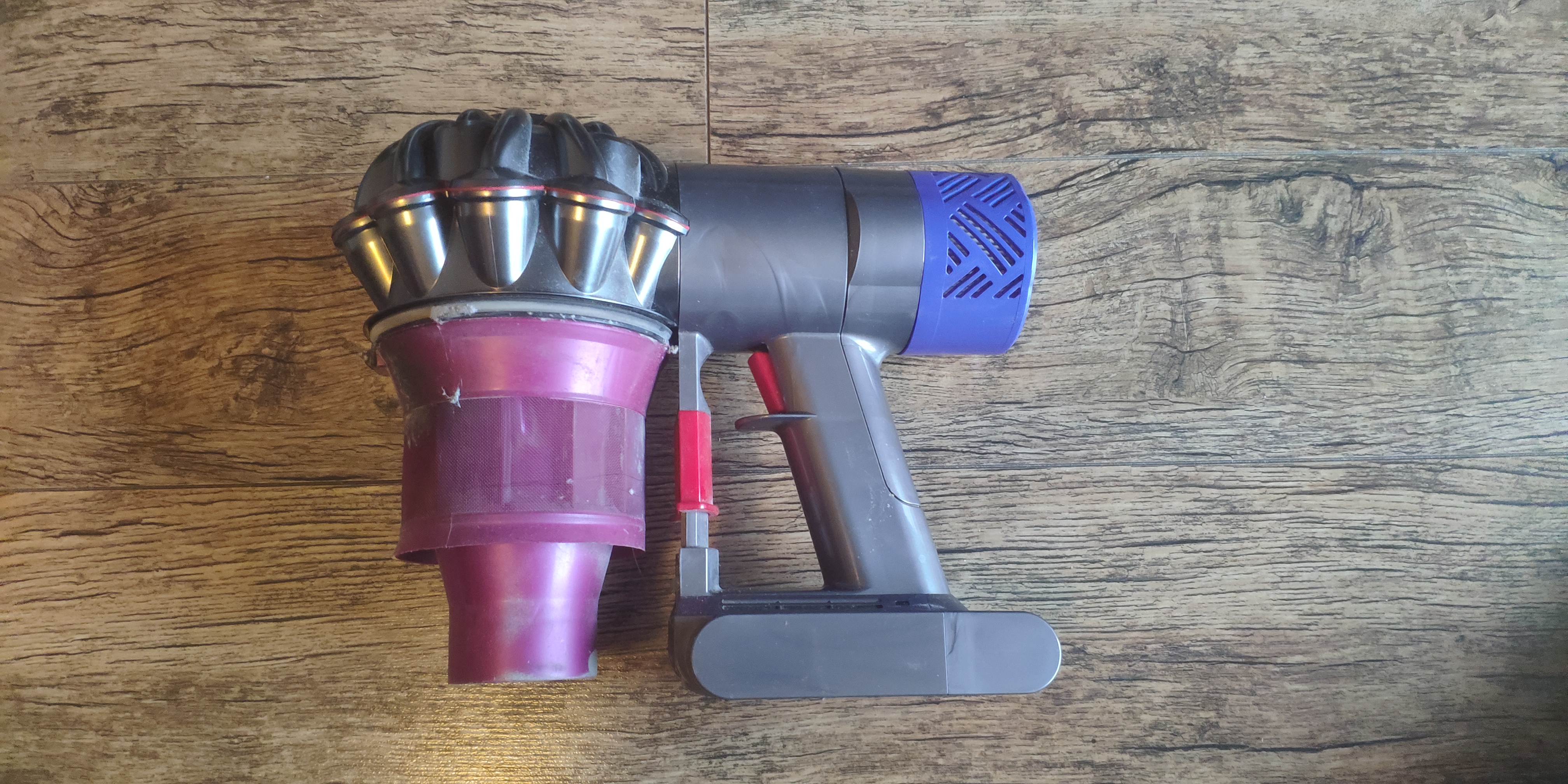 戴森吸尘器v6只能用30秒,戴森吸尘器v6电池不耐用