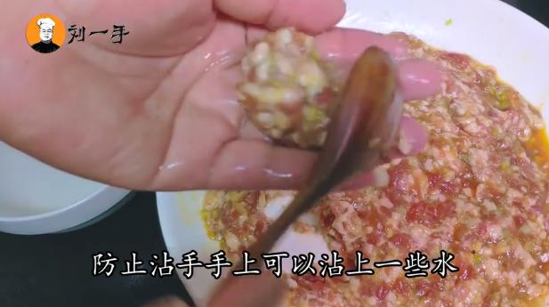 肉圆怎么做又嫩又有弹性窍门,肉圆怎么做才能滑嫩不散