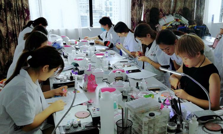 疫情后美甲,疫情后美甲美睫行业