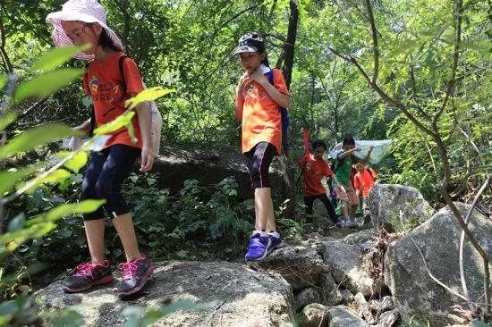 4岁儿童近视700度是真性近视吗,父母都是近视600度孩子会近视吗