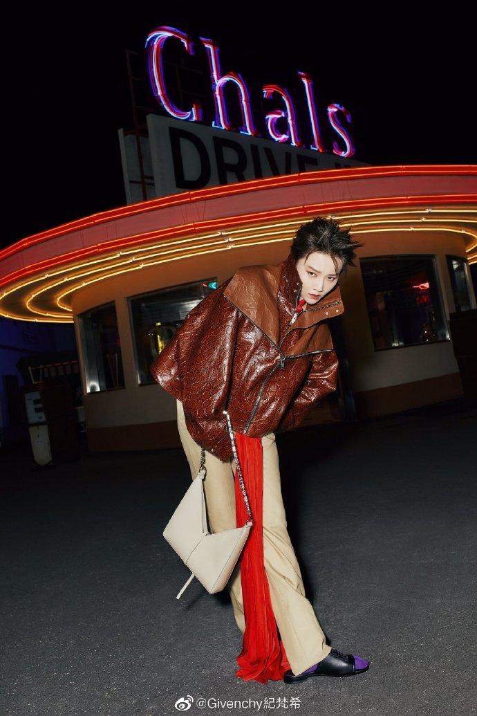 奥黛丽赫本最爱奢侈品品牌,纪梵希奥黛丽赫本风