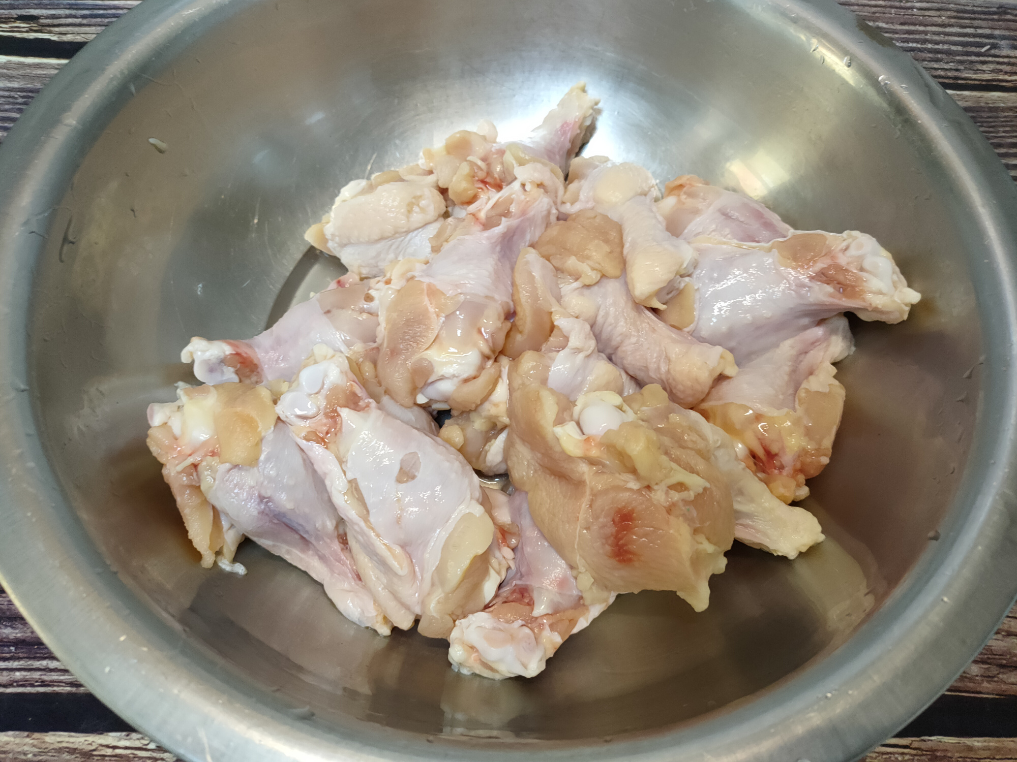 炸鸡店小吃教程,炸鸡怎么外酥里嫩开店配方