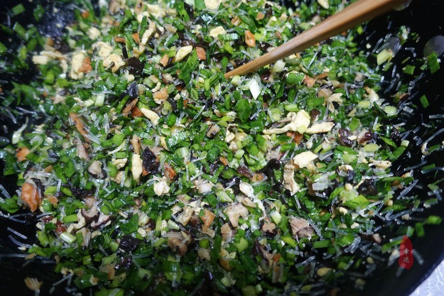 吃饺子不放肉，全家人还都吃得有滋有味的，孙女吃得最开心