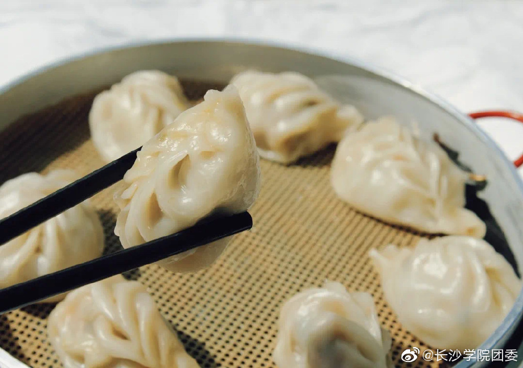 上“二批本科”，也要挑个条件好的，这5所大学伙食堪比饭店