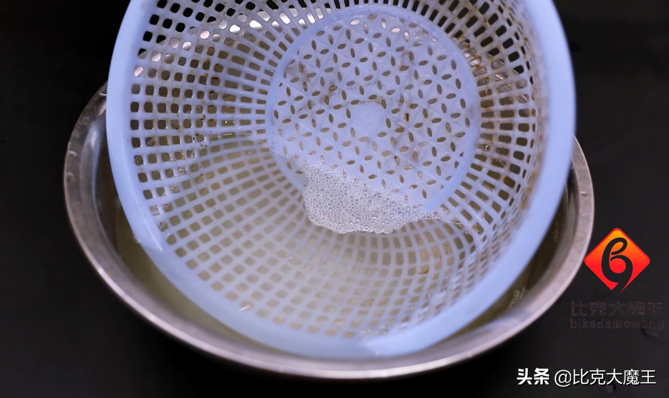 厨房小篮子怎么清洁,菜篮子脏了用啤酒能洗掉吗