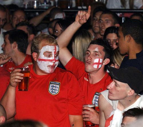 回顾欧洲足坛今年暴力事件,回顾欧洲足坛近年暴力事件