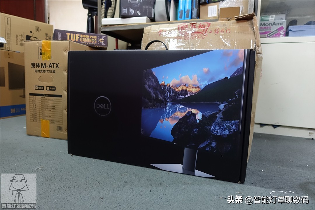 灯罩装机日记001：妹子的万元设计游戏机，感觉主板选错了