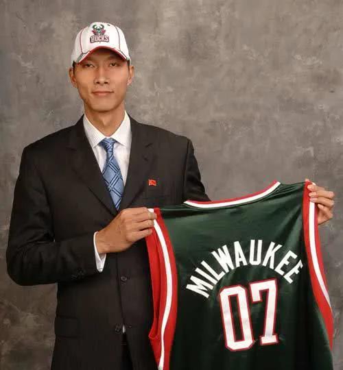 易建联与周琦谁的实力更强,周琦为什么这么难超越易建联