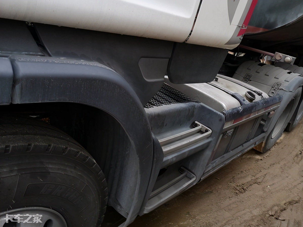 二手斯堪尼亚和国产新车，花一样的钱，你会怎么选？