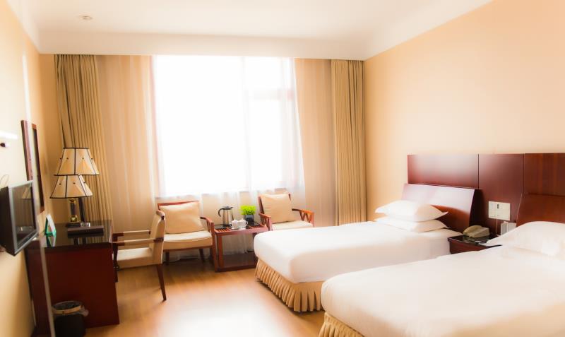 丹东美丽温泉游,国庆假期来打高尔夫