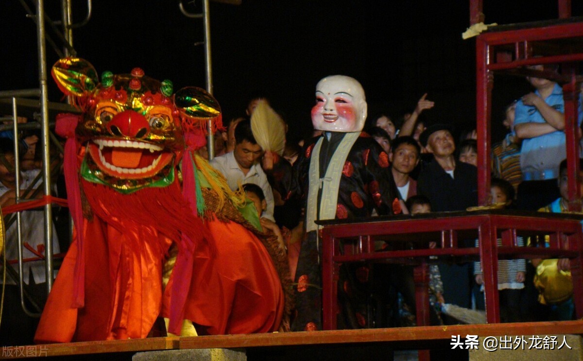 安徽舒城：火树银花话灯会，箫鼓百戏庆新春