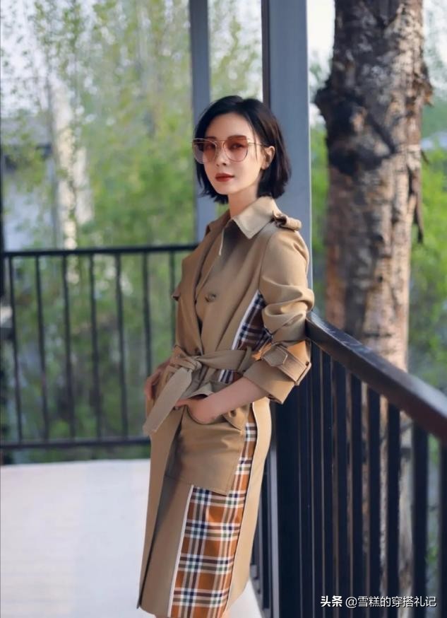 袁泉极简风衣搭配,袁泉职场风穿衣搭配