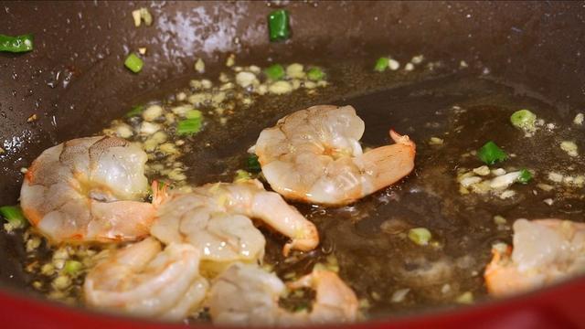 大骨汤怎么炖才能补钙,大骨汤跟哪种食材补钙