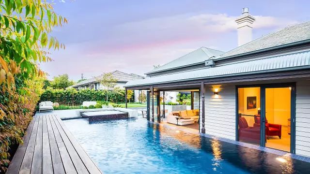 8*8米三层精致雅致别墅设计图,藏于山水间的度假别墅推荐