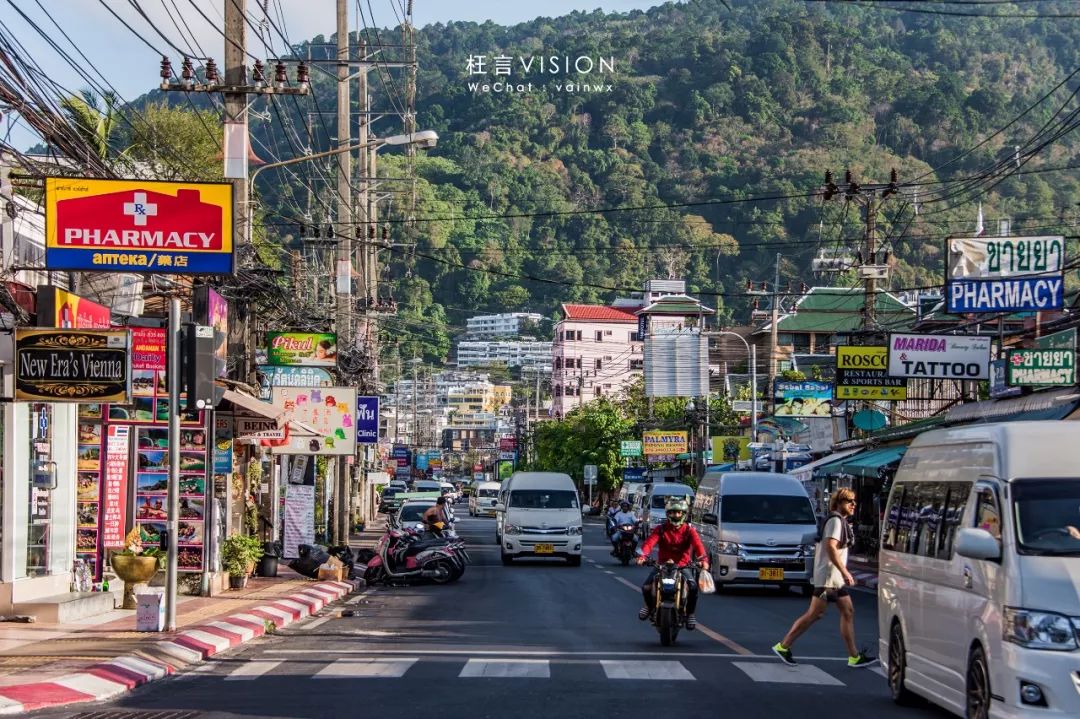繁华熙攘，从海滩到山路的芭东（Patong）风情