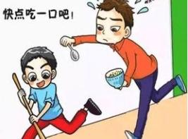 宝宝吃饭喜欢到处乱跑视频,宝宝吃饭坐不住总是跑怎么办