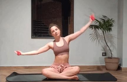 挺胸去副乳的瑜伽动作,9个瑜伽体式开肩美背效果超级好