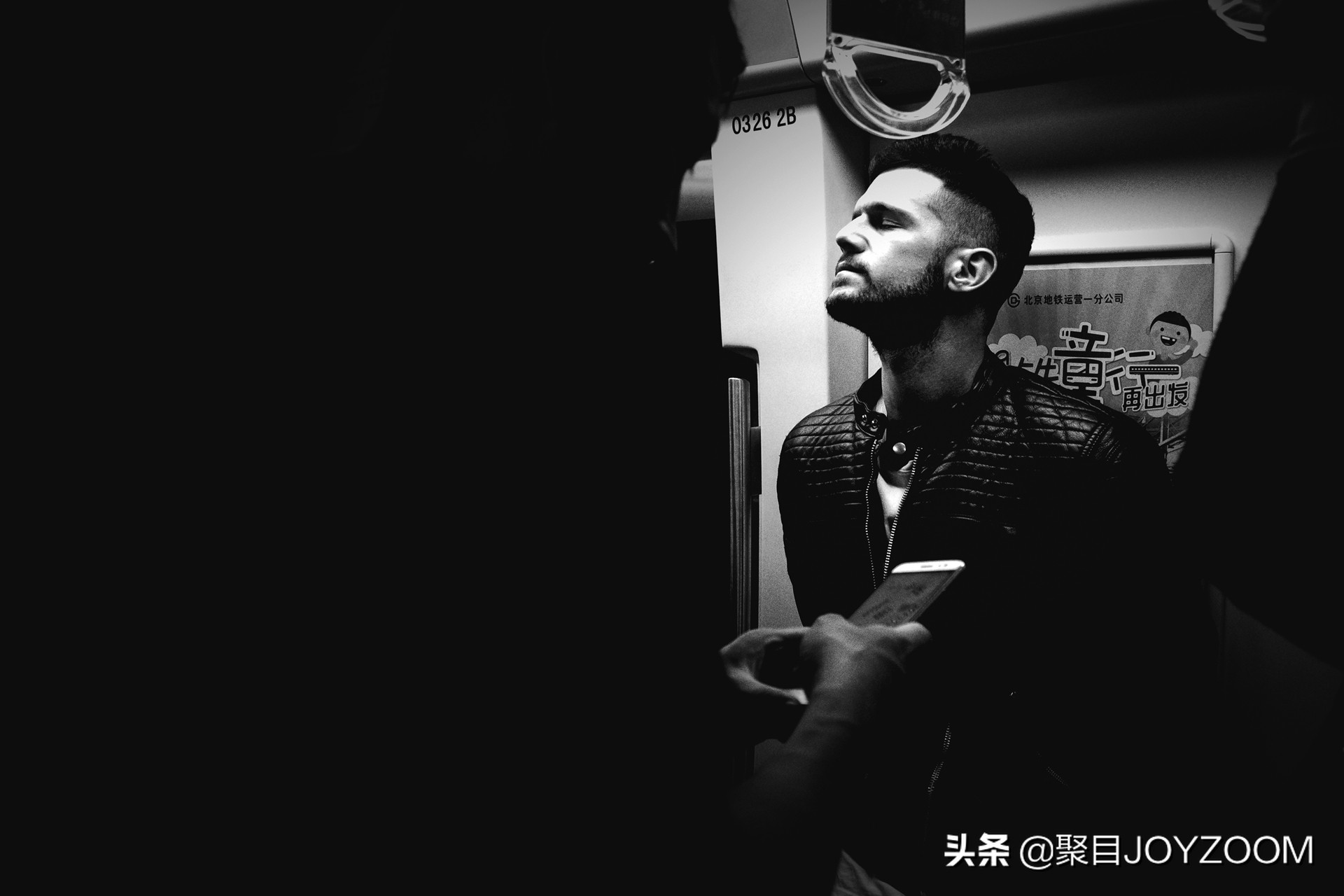 聚目体验丨最近有点儿红的街拍利器：理光GRIII入手体验