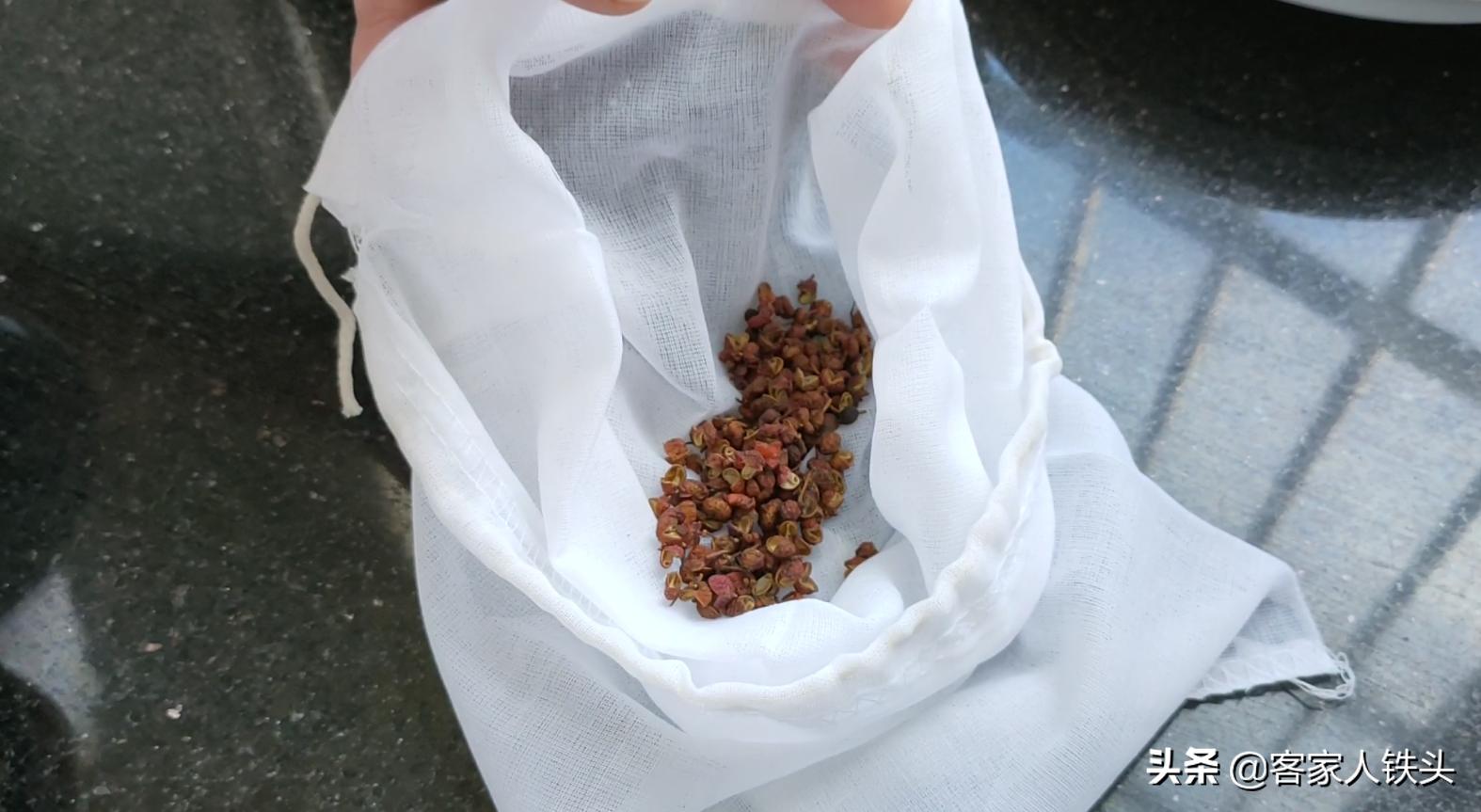 冬季鸡汤怎么炖好喝,鸡汤放什么材料煲汤好喝冬季