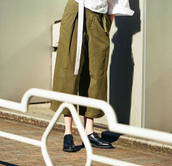 窦靖童自拍中被众人“求链接”的健身衣，到底是什么牌子的？