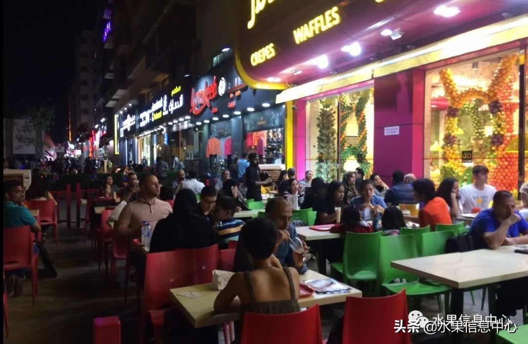 迪拜中国水果店,都说迪拜遍地黄金