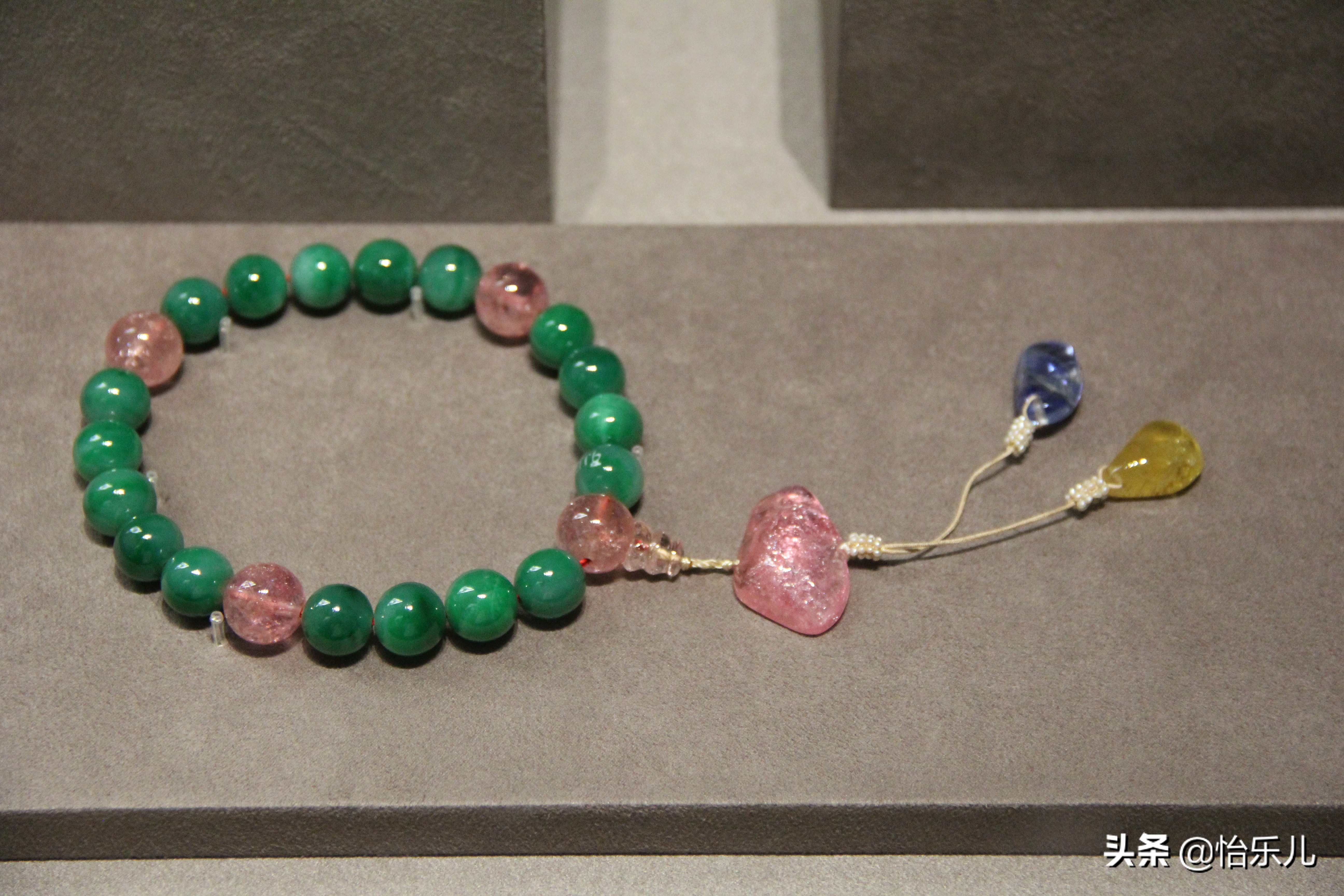 乾隆时期翡翠饰品,乾隆咸鱼翻身