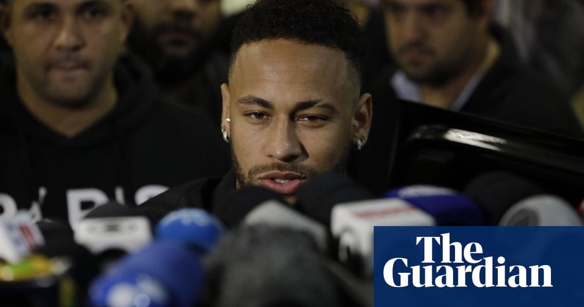 心酸！1.8亿球星，瘸了腿伤了心，还被人告性侵，只能蹦跳进警局