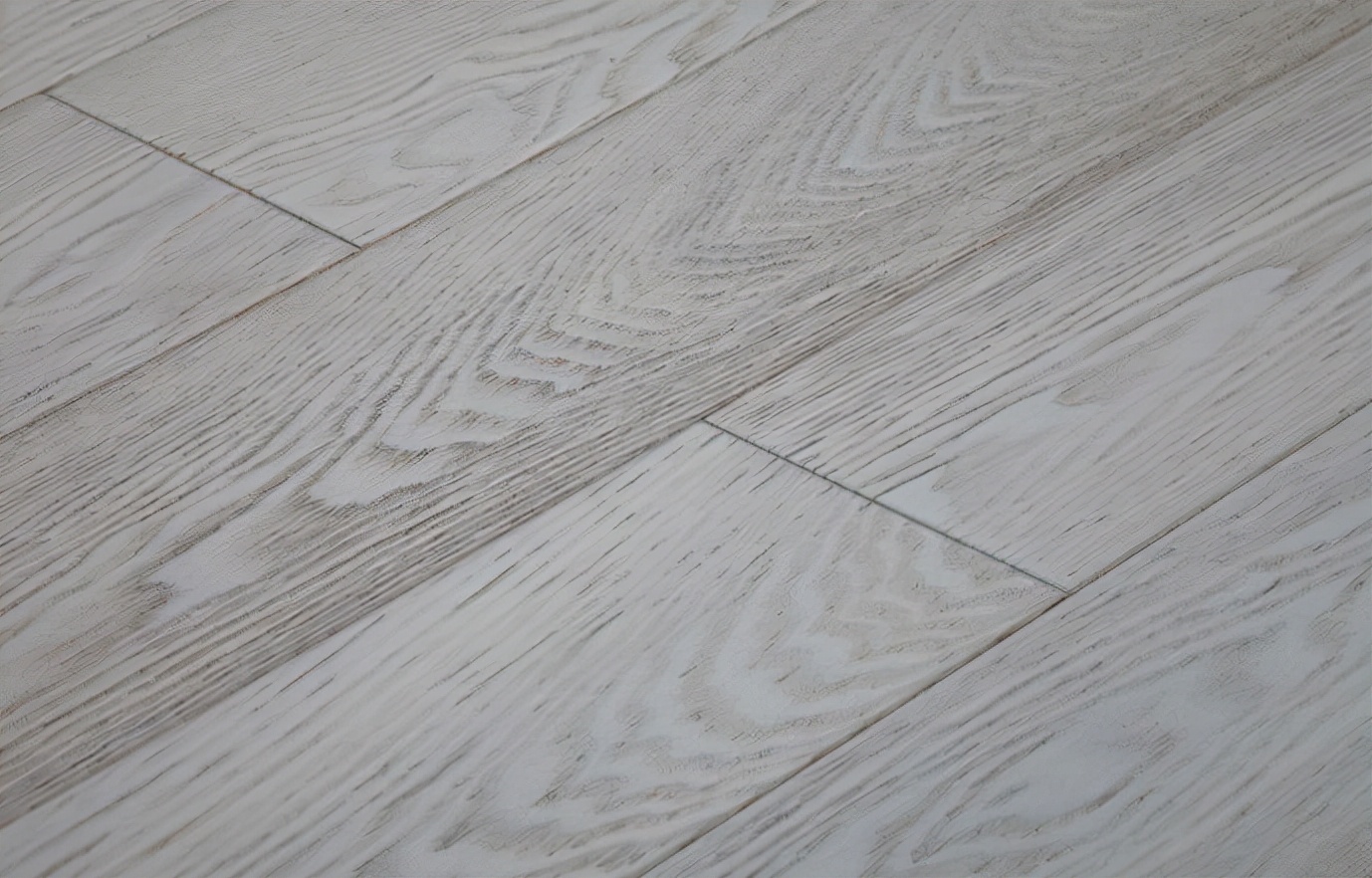 俄罗斯水曲柳和中国水曲柳哪个好,水曲柳实木地板什么档次