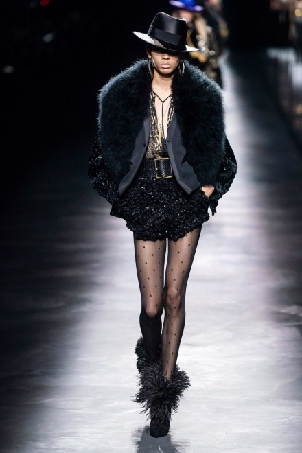 ysl圣罗兰限定典藏版小金条口红色 (ysl圣罗兰百搭口红)