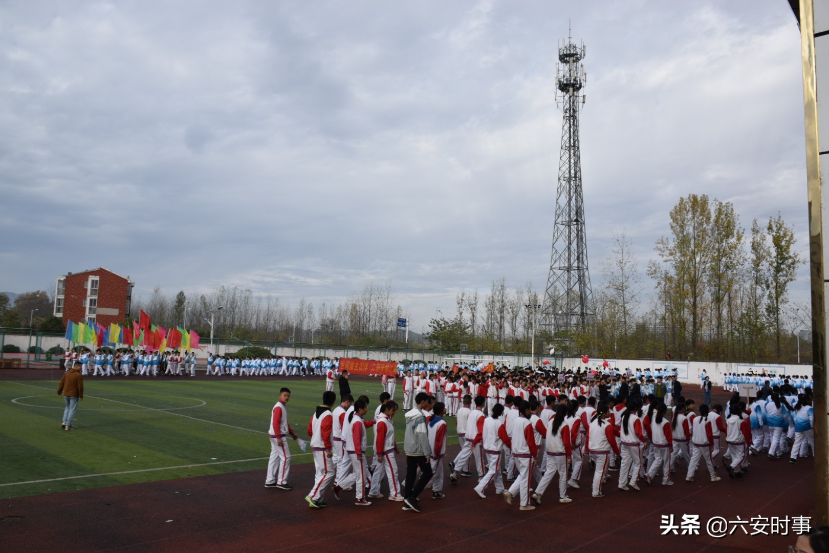 天峰中学运动会,2019年新一中田径运动会开幕式