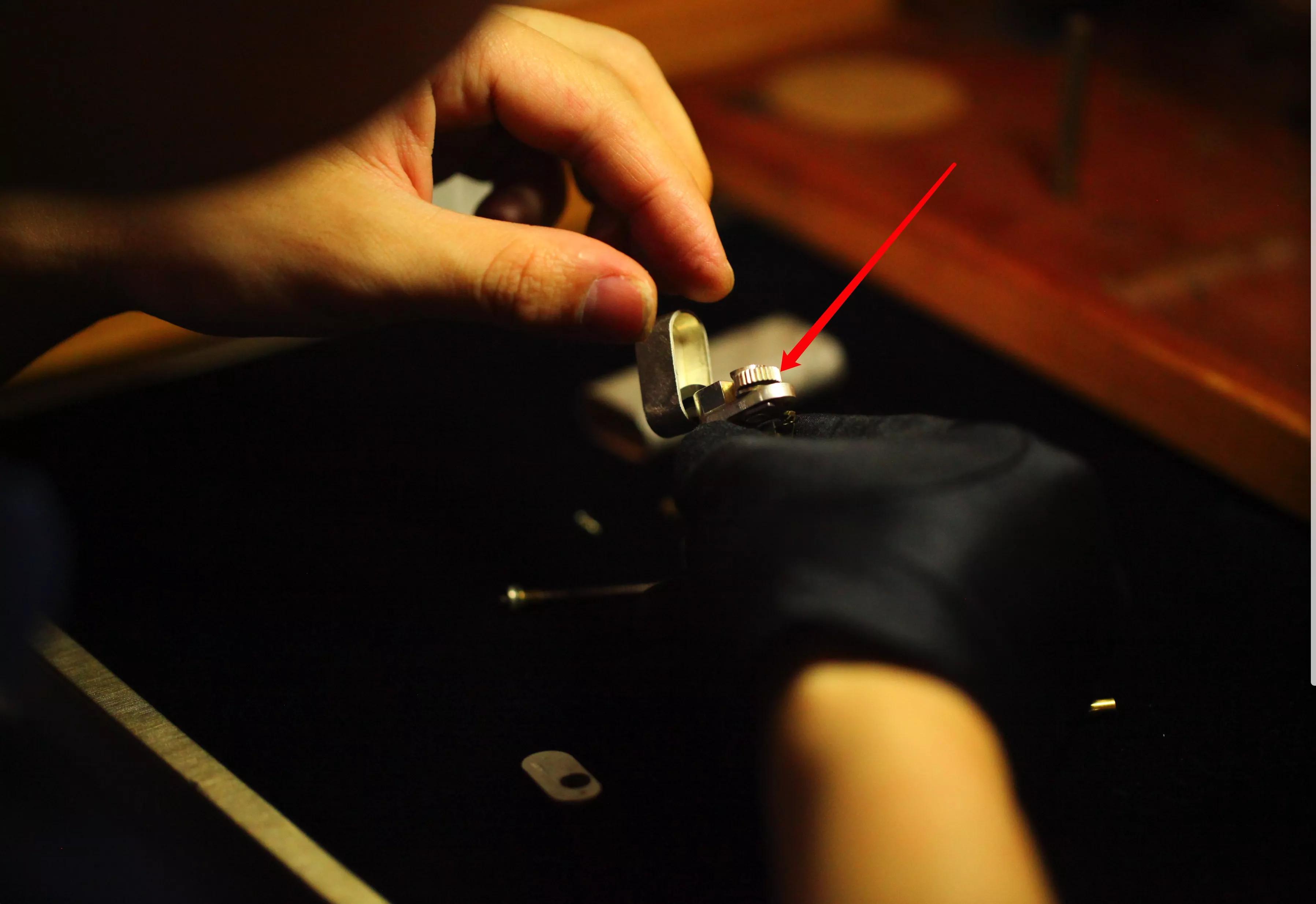 卡地亚打火机怎样换打火石,卡地亚打火机调节火焰教程